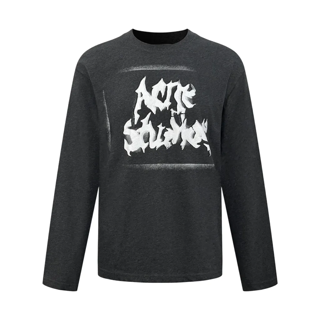Acne Studios Gothic letter print distressed long sleeves (Gray). The fabric is made of customized air-oxygen soft matt jersey. It is smooth and delicate, comfortable and skin-friendly. The matte charcoal gray background is cool and calm. The old texture hides the retro luxury meaning. Relaxed and high-end. The front and back are engraved with flame gothic fonts. Acne Studios' dark subculture edge flows naturally. Hand-carved holes and worn details replicate the wild texture accumulated over time. The elegant collision of Nordic minimalist style and street rebellious spirit is interpreted to the extreme. The glue printing process is used. The printing has been modified three times by the film screen. The glue liquid paint is used to print the pattern on the fabric. The fabric is baked to fix the printed pattern. Many parts of the body are worn by pure artificial regular positioning. Hand brush marks are added to the surface of the clothing to add texture and depth to imitate the texture of natural wear. The fabrics have been fermented and washed. The texture is better, not easy to deform, not easy to shrink, not easy to fade, and maintains long-term beauty. Size:S-M-L-XL